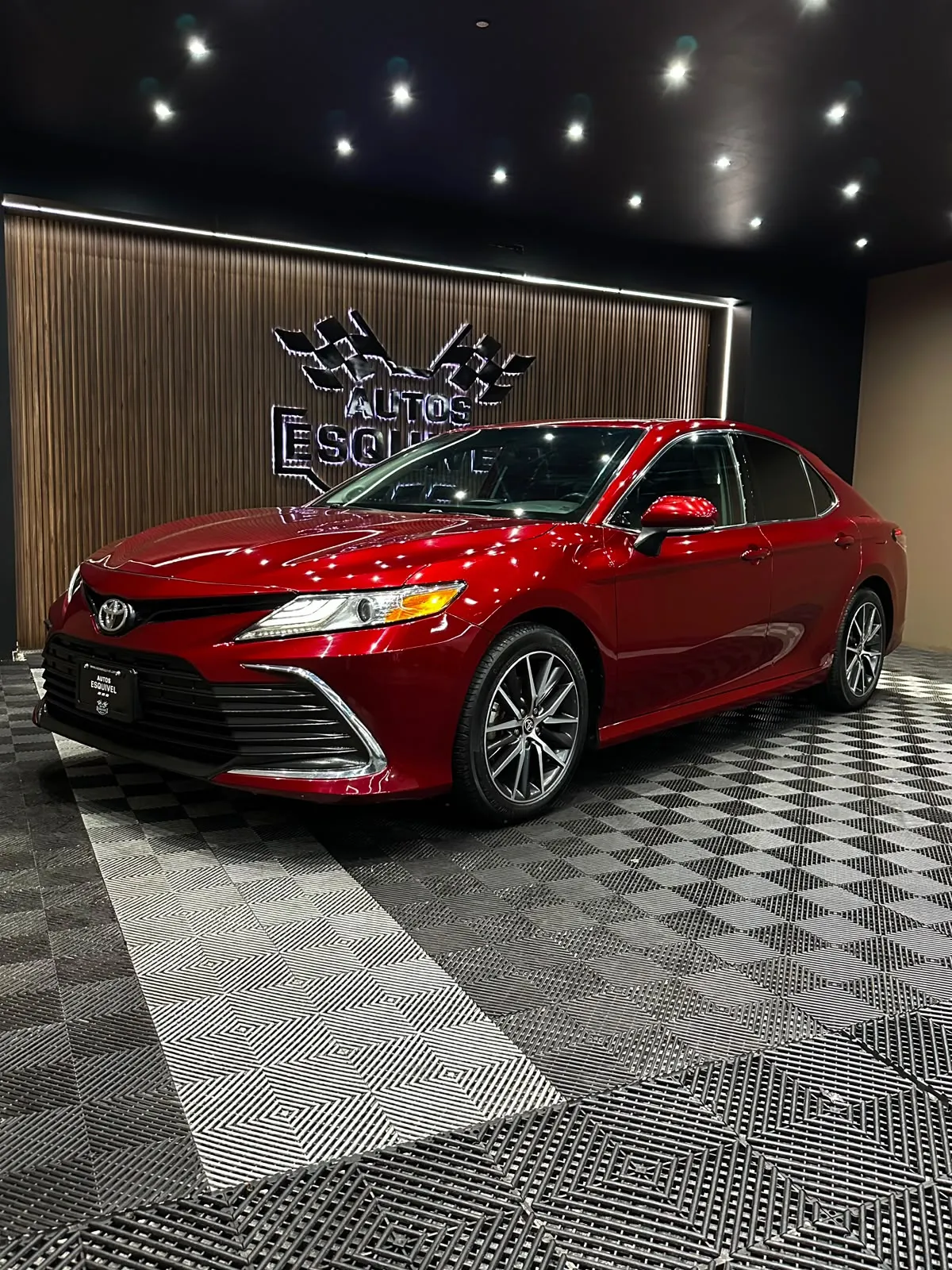 Toyota CAMRY XLE 2021 - imagen 2