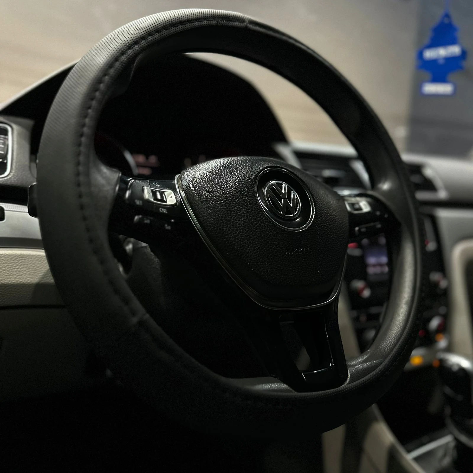 Volkswagen PASSAT 2017 - imagen 11