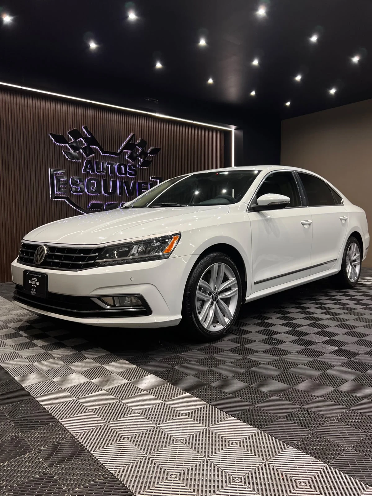 Volkswagen PASSAT R LINE 2017 - imagen 2