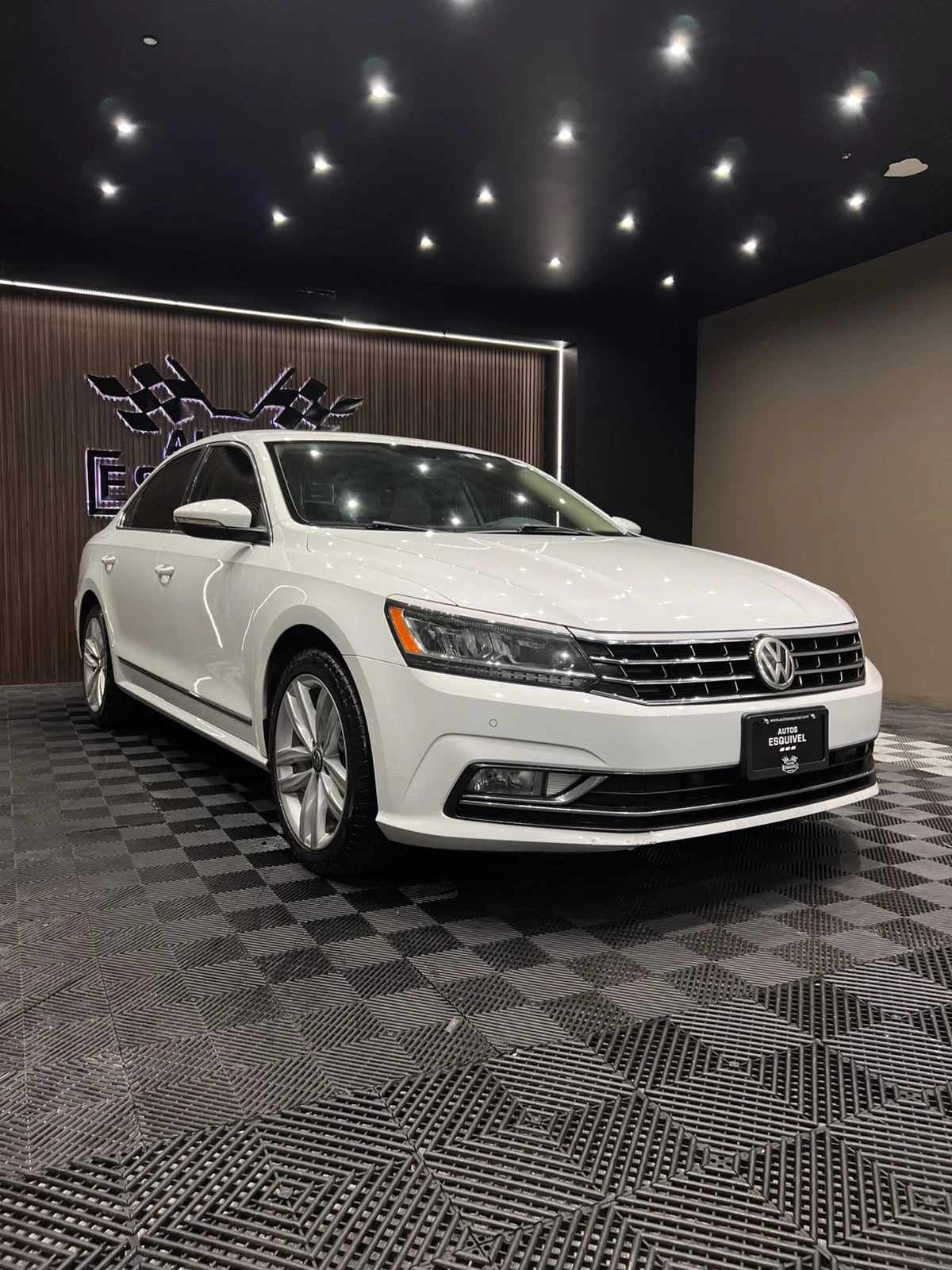 Volkswagen PASSAT R LINE 2017 - imagen 4