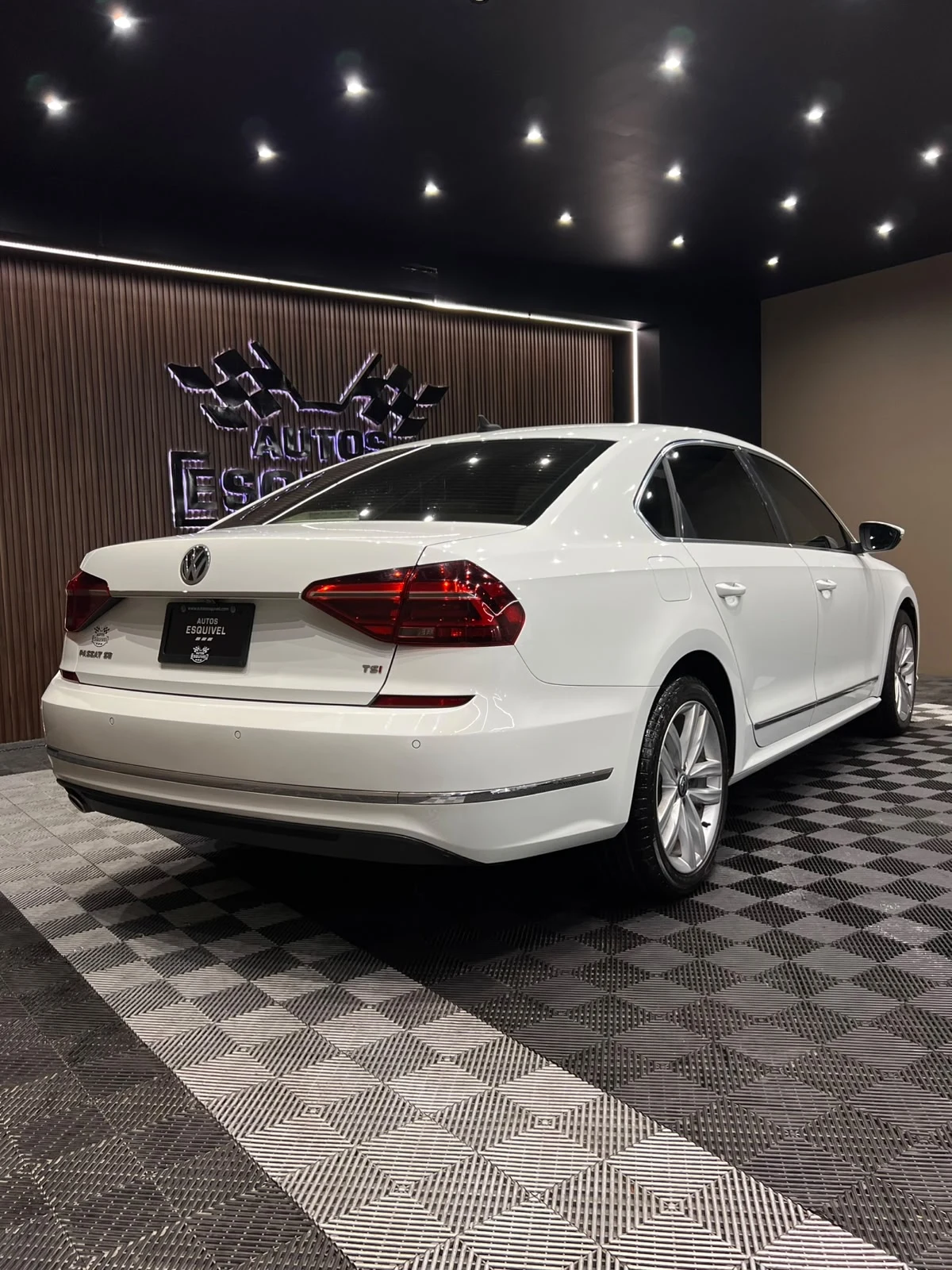 Volkswagen PASSAT R LINE 2017 - imagen 5