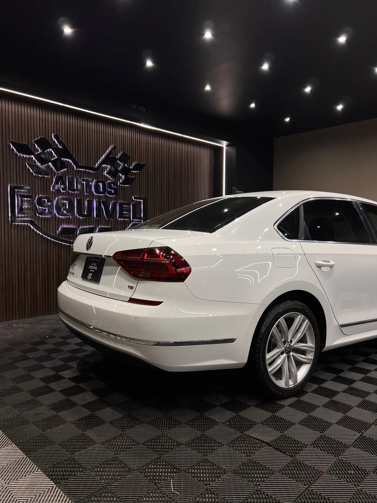 Volkswagen PASSAT R LINE 2017 - imagen 7