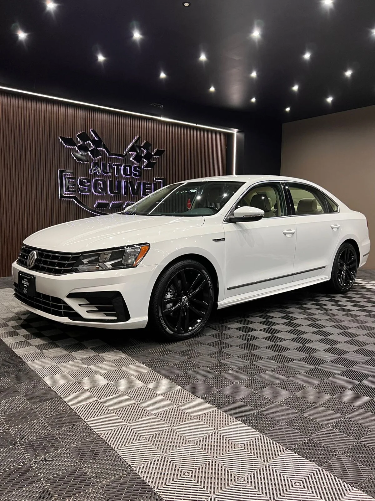 Volkswagen PASSAT R LINE 2017 - imagen 2