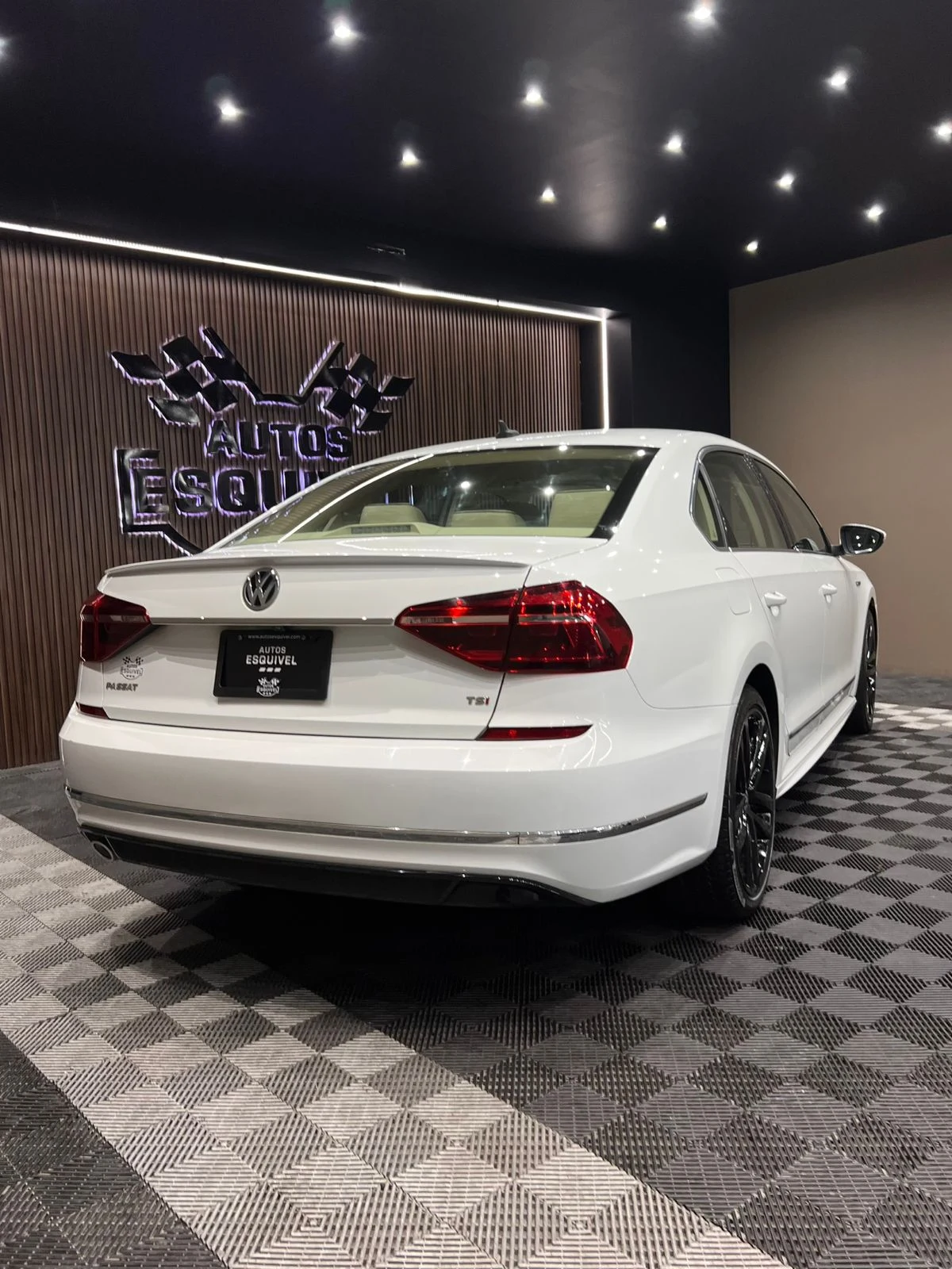 Volkswagen PASSAT R LINE 2017 - imagen 5