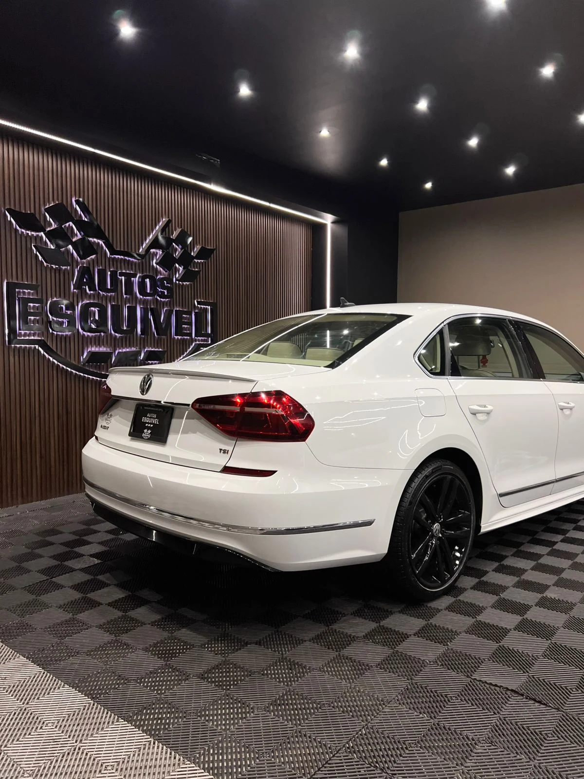 Volkswagen PASSAT R LINE 2017 - imagen 7