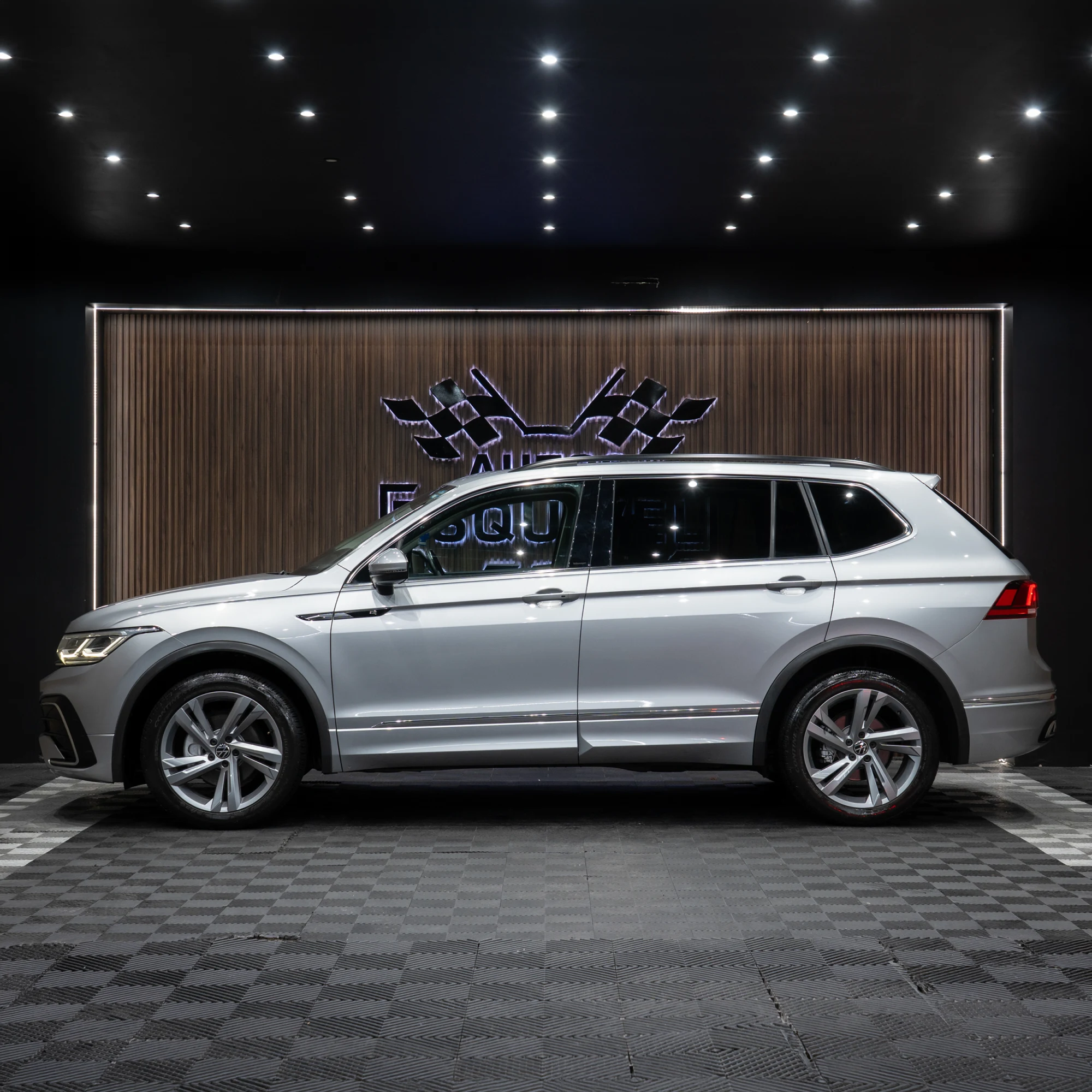 Volkswagen TIGUAN R LINE 2022 - imagen 2